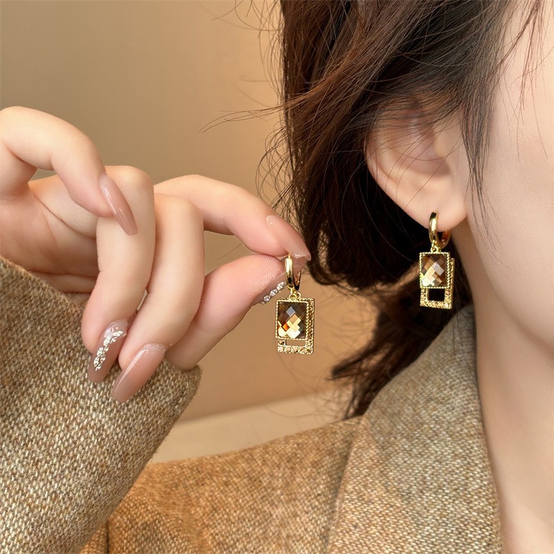 Brincos de Zircônia com Agulha - Vintage Fashion Trends 2026 avaliação e preço