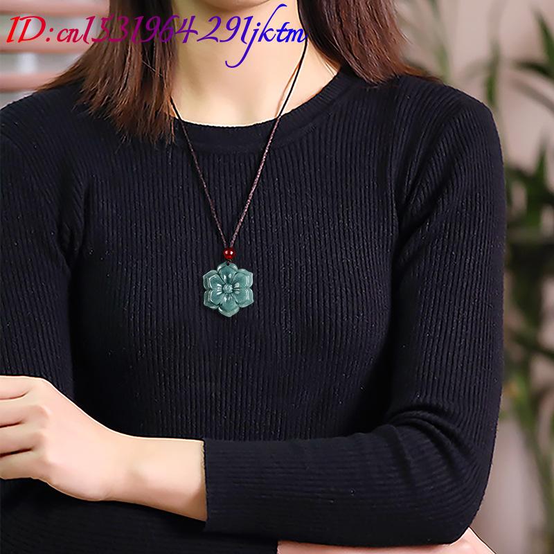 Colar com Pingente de Flor de  - Vintage Fashion avaliação e preço