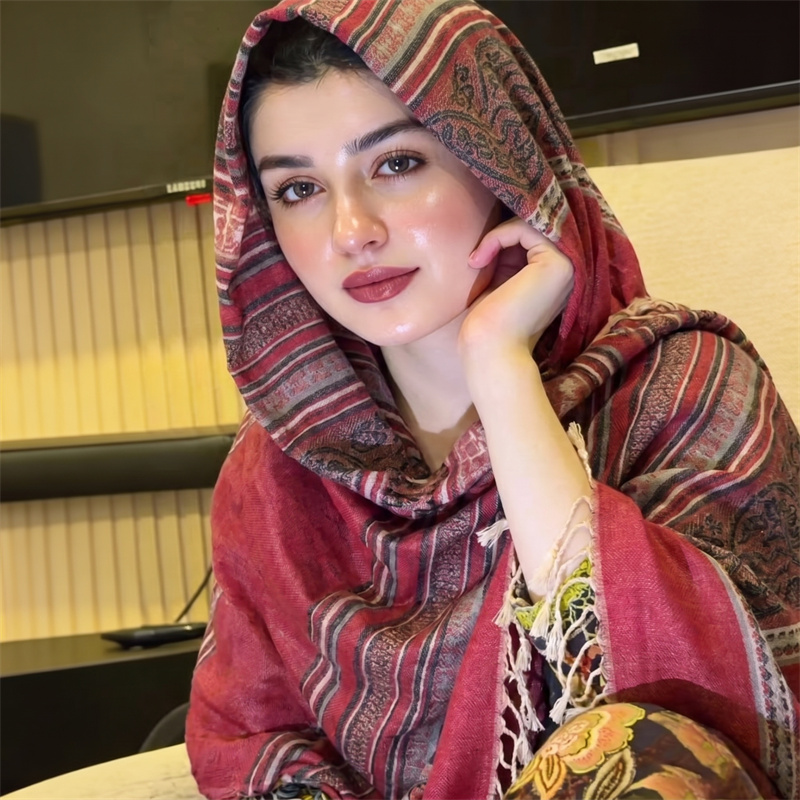 Lenço de Moda com Estampa Pais - Vintage Fashion Hijab avaliação e preço