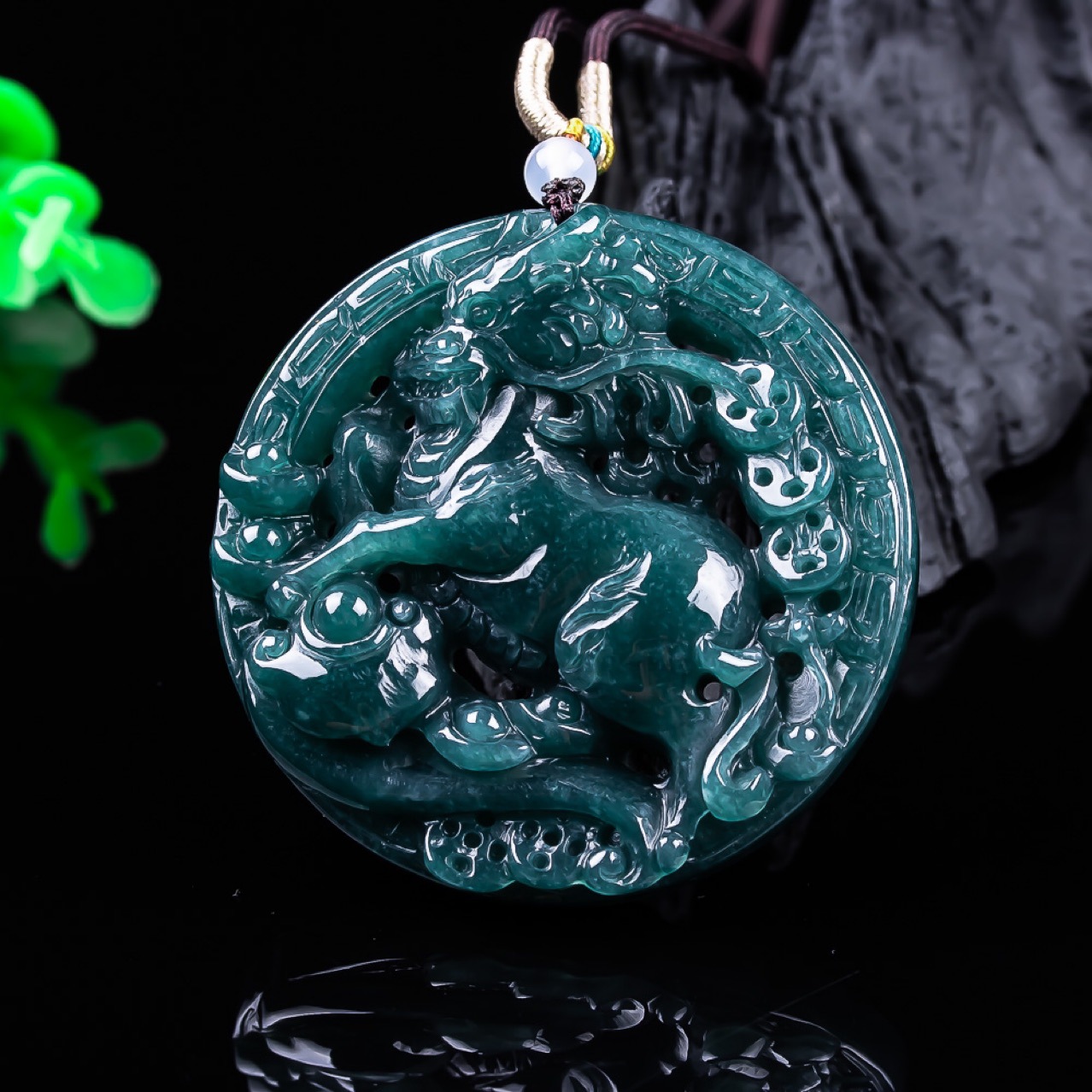 Pingente de Dragão em Jadeite  - Vintage Fashion avaliação e preço